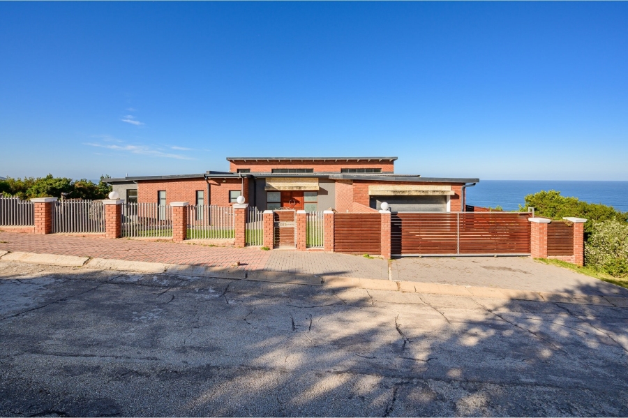 4 Bedroom Property for Sale in Blue Horizon Bay Eastern Cape